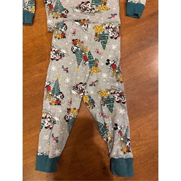 Toddler Disney Mickey Mouse Christmas pajamas - Picture 3 of 4